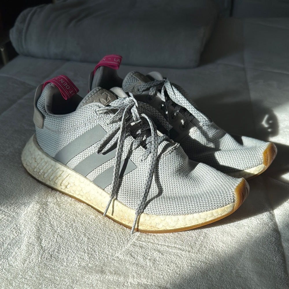 Adidas Women's Gray and Pink Running Shoes- size 8.5 - Picture 1 of 5